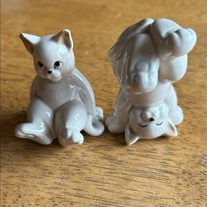 Fitz and Floyd Glossy White Ceramic Cat Figurines - Pair